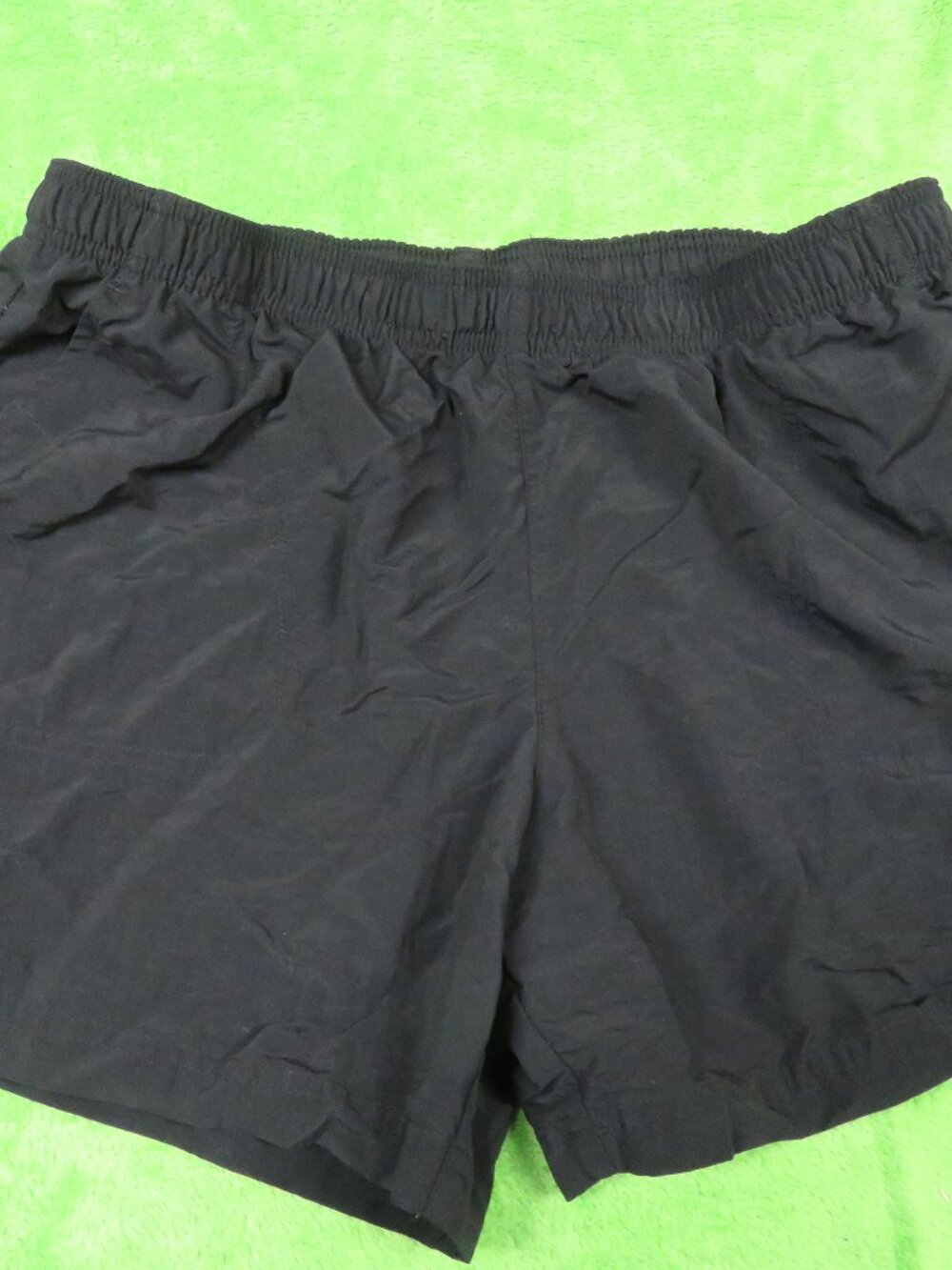 Columbia Black Shorts - Size Large